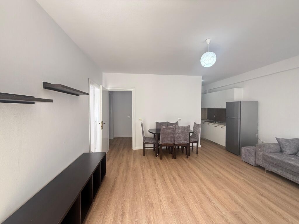 🏠 SHITET – Apartament 1+1 | Pranë Kompleksit Kontakt, 21 Dhjetori