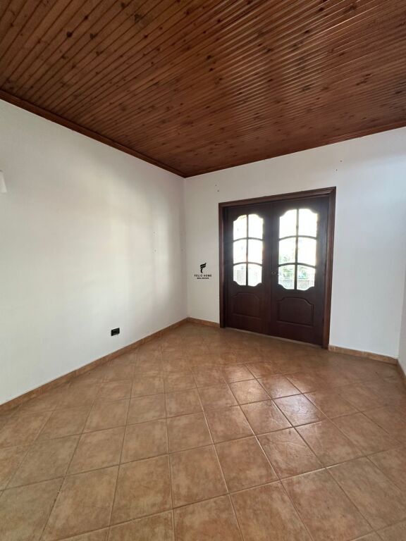 VILLA IN AFFITTO SU 3 PIANI COMUNE DI PARISIT 2.500 EURO FH-69973