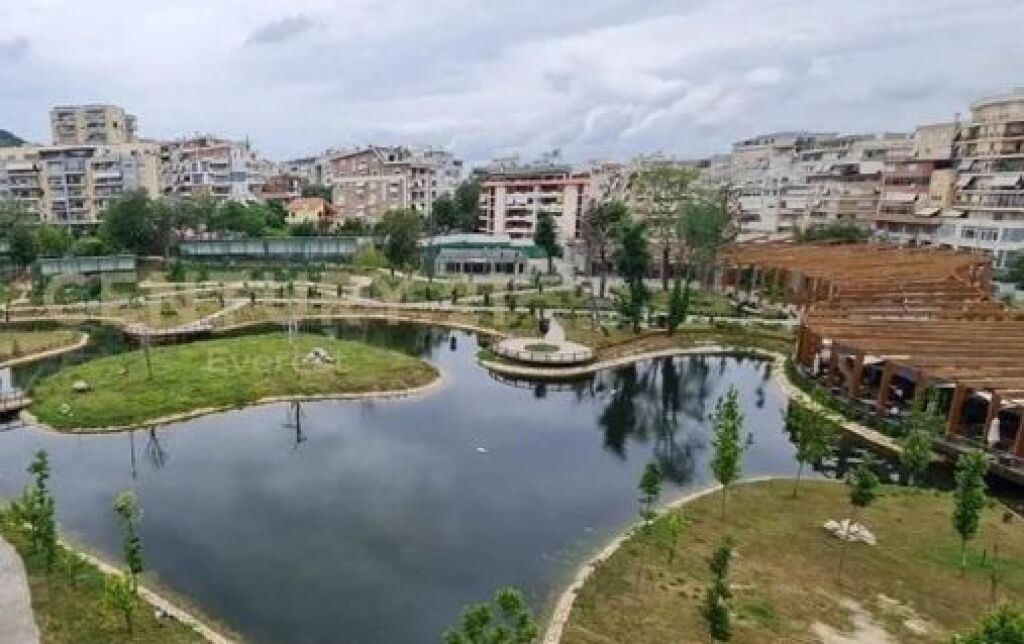 Locale commerciale in affitto -(800 m2) PIANO 0