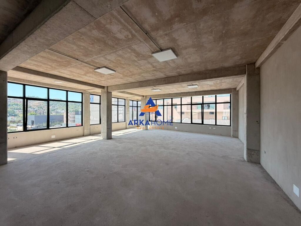 LOCALE COMMERCIALE/UFFICIO IN AFFITTO 360M2 "VICINO ALL'UNIVERSITÀ ALDENT, TEG" 5000 EURO (TRATTABILE)
