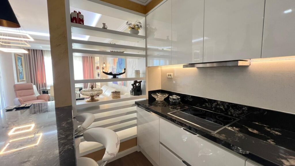 For sale, 2+1+2 apartment near the Dry Lake.
