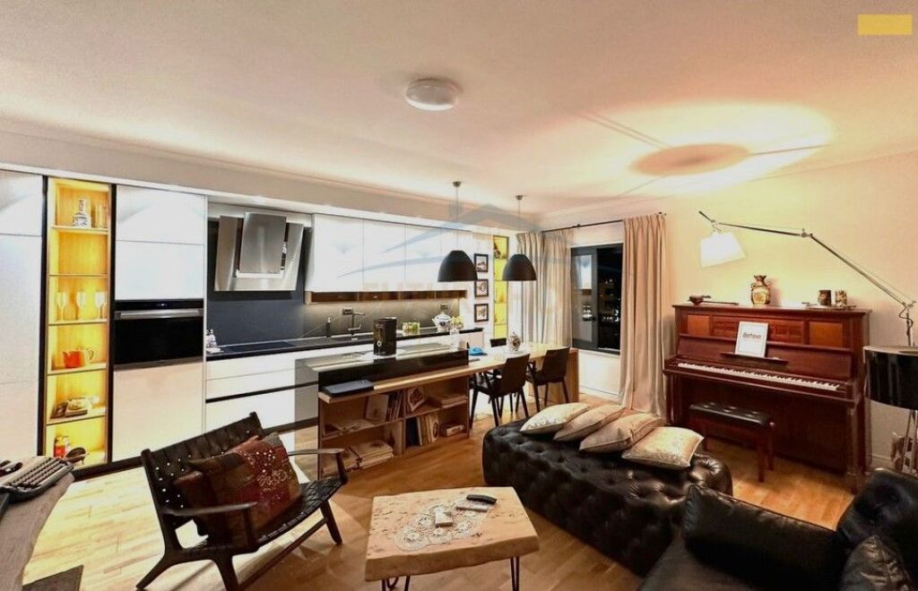 For sale, Apartment 2+1+2, Barrikadave Street, Tirana 350,000 €