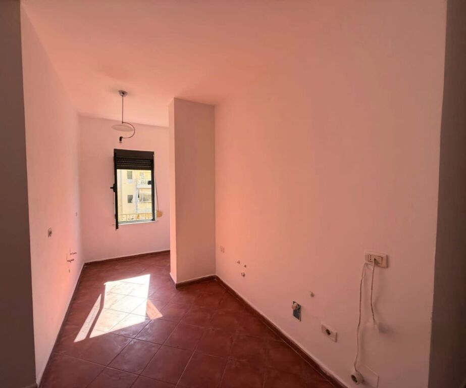 STUDIO FOR SALE NEAR THE CENTER TR!
