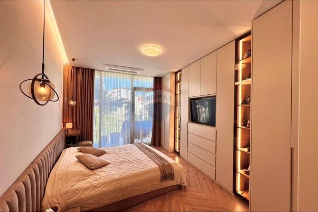 Apartament 3+1+2 ne shitje te Lake View!