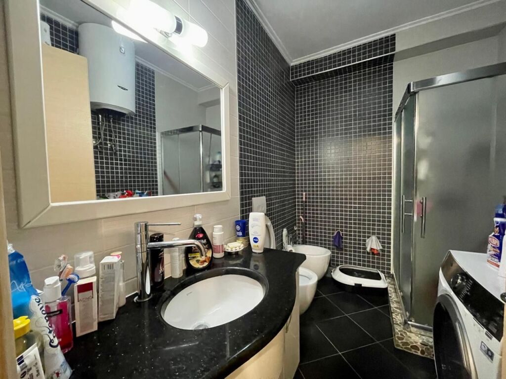 Jepet me qira apartament 2+1+2 në Don Bosko,