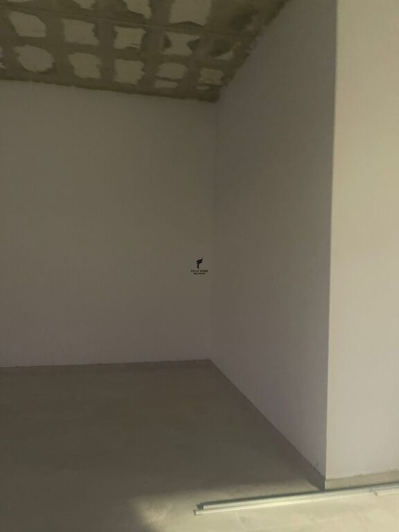 SHOP FOR RENT 250M2 KAMEZ 2500 EURO FH-69945