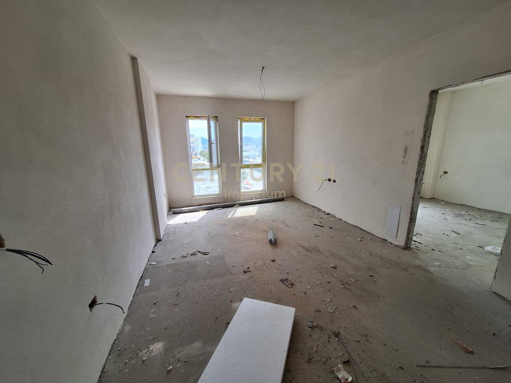 Apartament 1+1 për shitje në Univers City – Investim ideal në një zonë në zhvillim