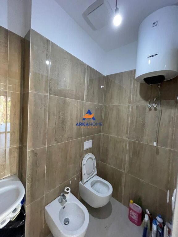 UFFICIO IN AFFITTO 105M2 "VIA KAVAJES" 100.000 LEKE