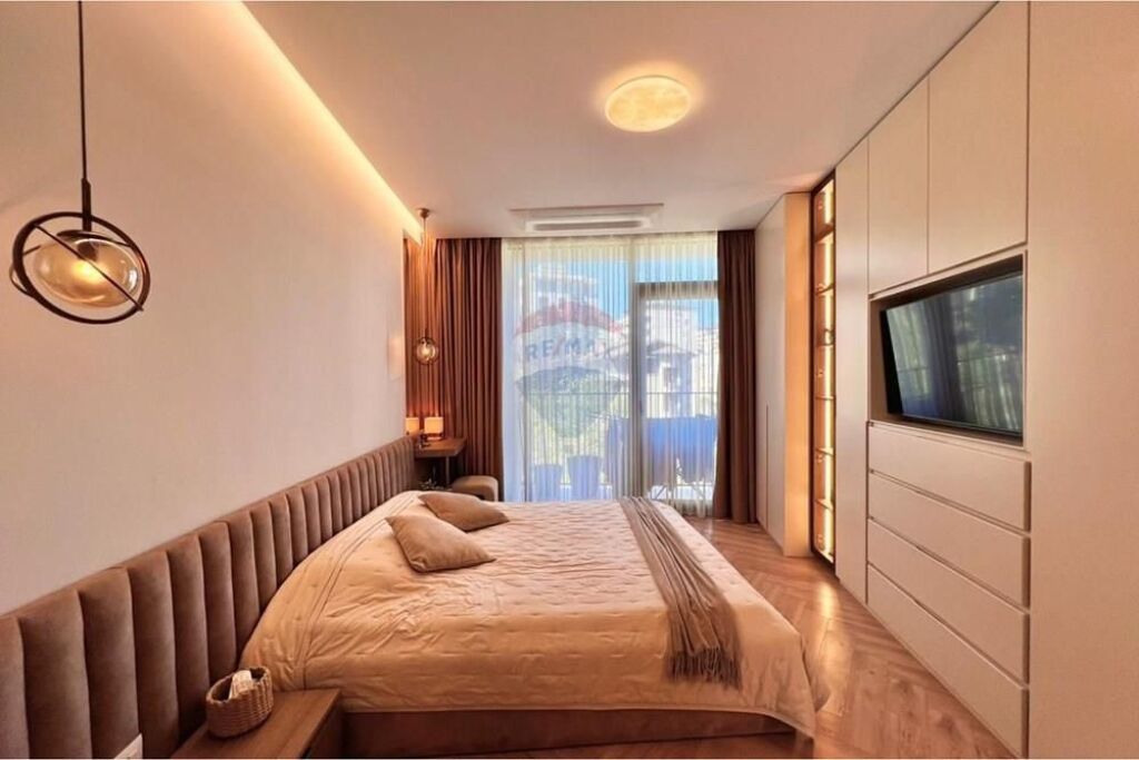 Apartament 3+1+2 ne shitje te Lake View!
