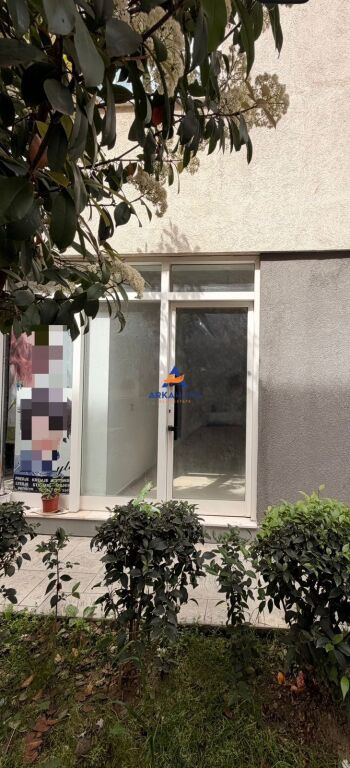 LOCALE COMMERCIALE/UFFICIO IN AFFITTO 20M2 "VASIL SHANTO" 35000 LEKE