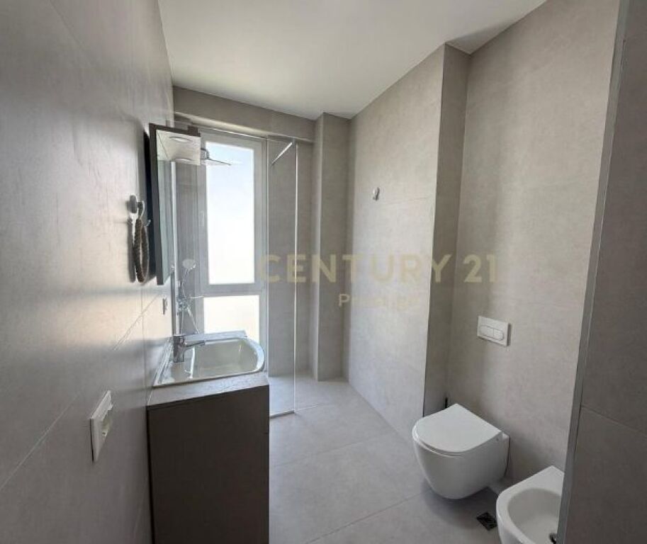 APPARTAMENTO 3+1+2+POSTO AUTO IN AFFITTO