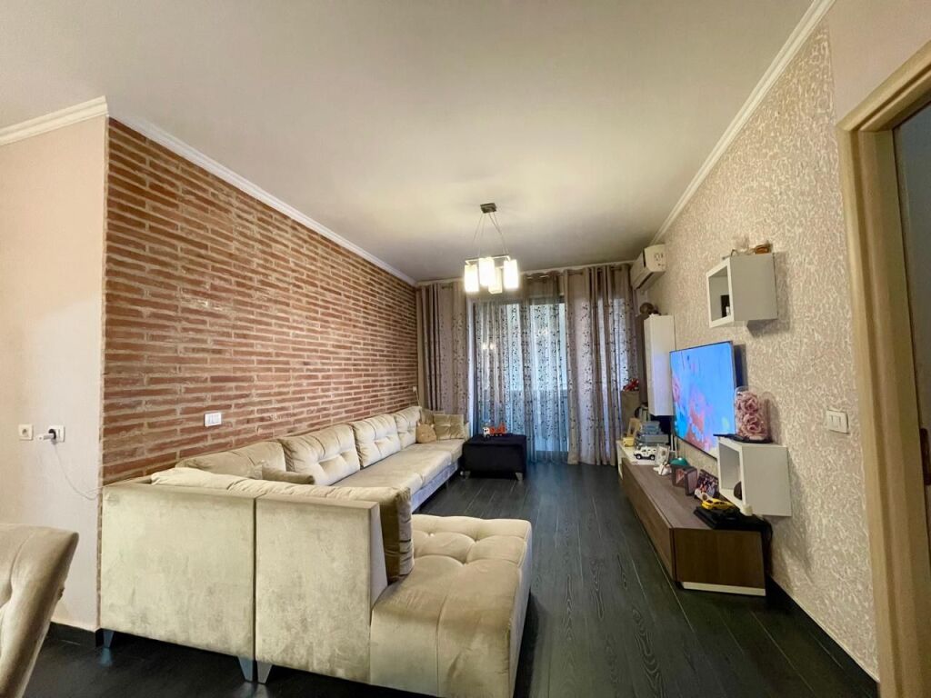 Jepet me qira apartament 2+1+2 në Don Bosko,