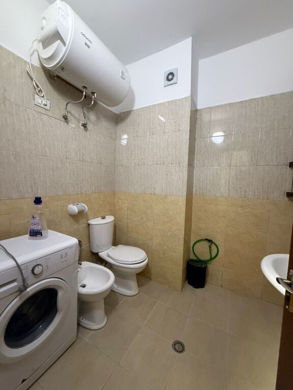 Apartament 1+1 me qera tek Rruga e Barrikadave