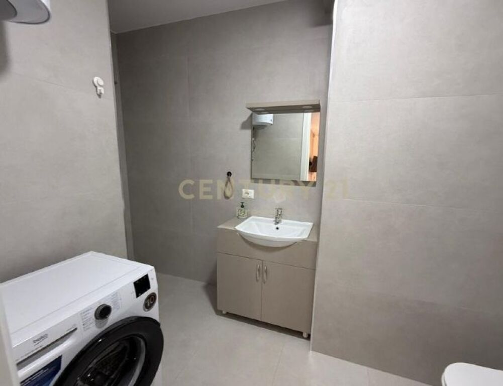 APPARTAMENTO 3+1+2+POSTO AUTO IN AFFITTO