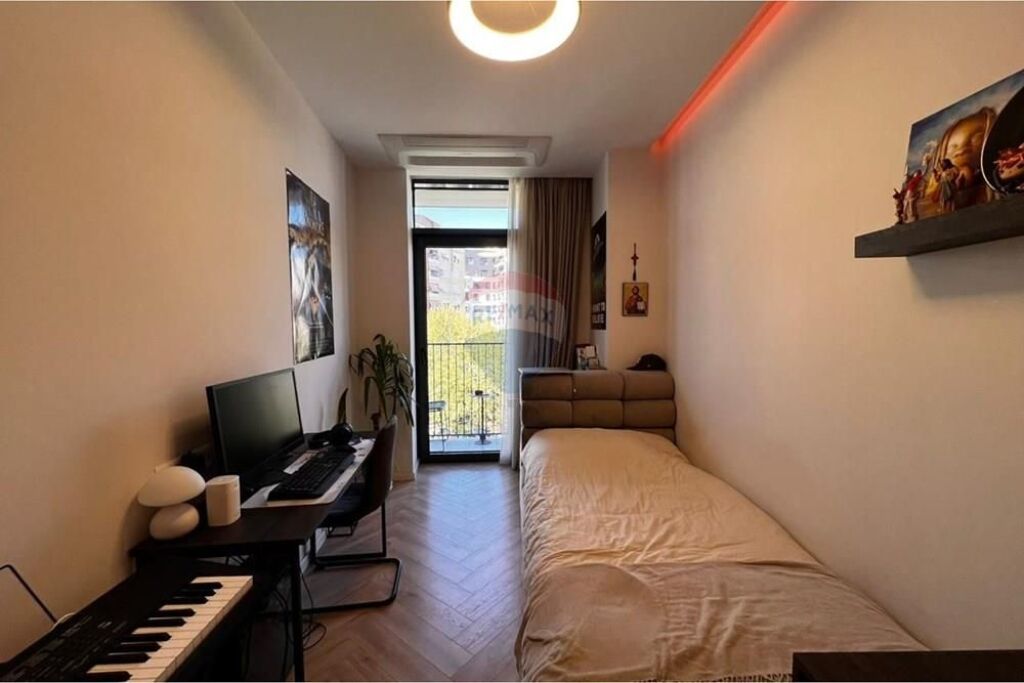 Apartament 3+1+2 ne shitje te Lake View!