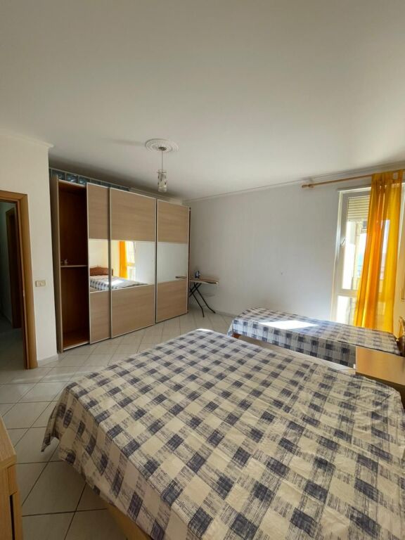 🏡 APARTAMENT ME QERA 1+1 (Pranë Hotel Antalya, Plazh Durrës)