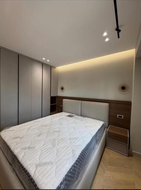 Apartament 1+1 per qira te Myslym Shyri, super i investuar
