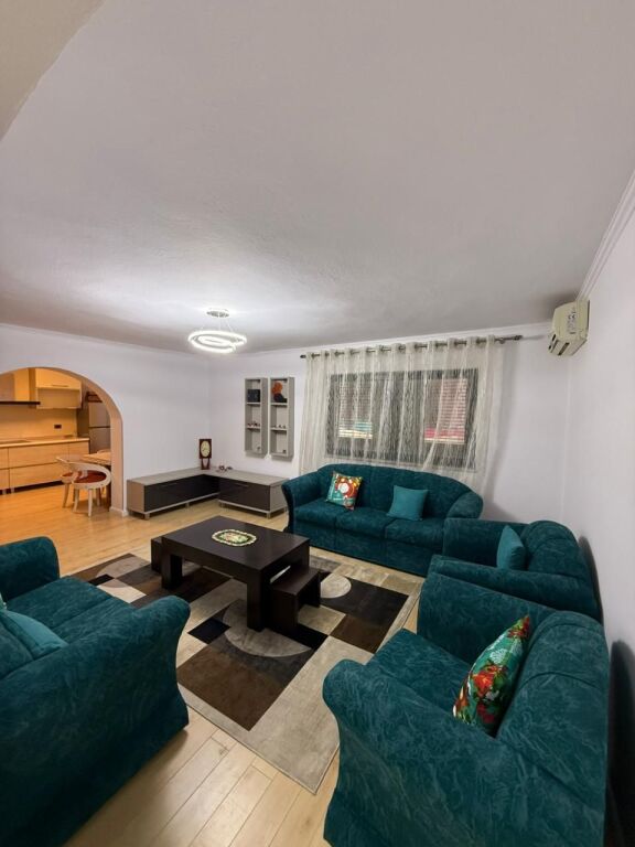 Shitet apartament 2+1 tek Rruga e Elbasanit