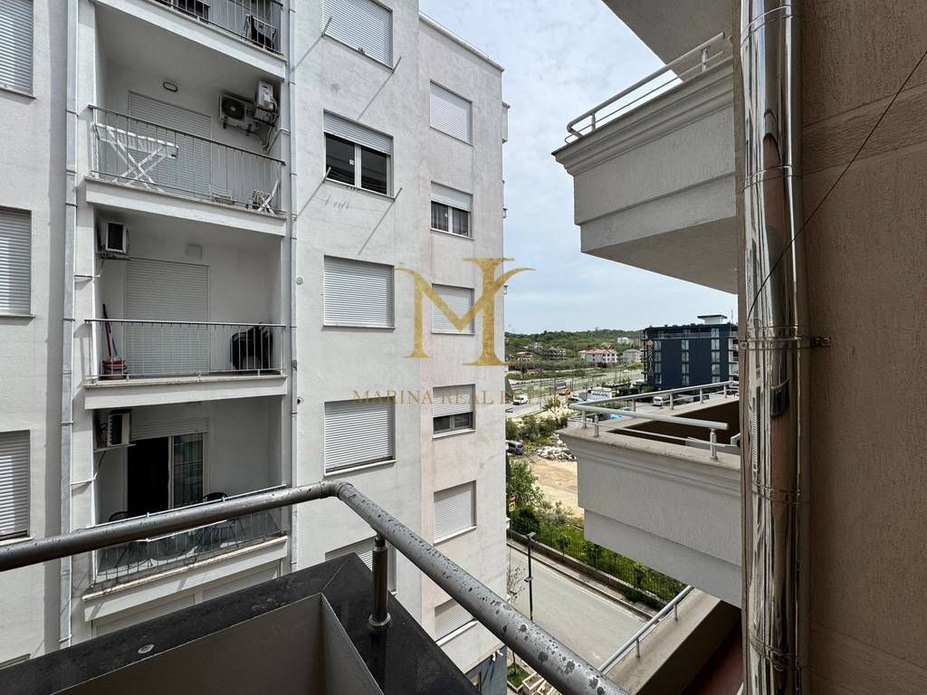Shitet apartament 1+1 ne Shkembi Kavajes, kati 4 pa ashensor