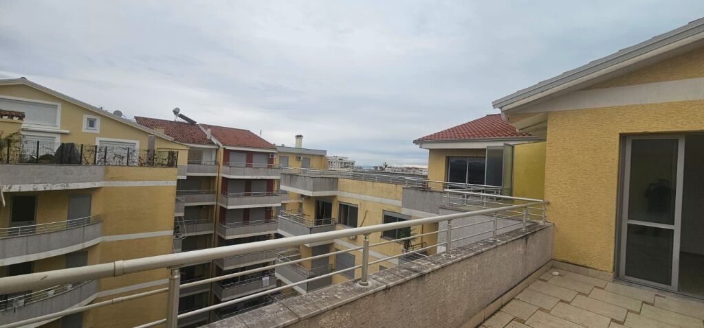 APPARTAMENTO 3+1 IN VENDITA CON PISCINA SPIAGGIA DURRES