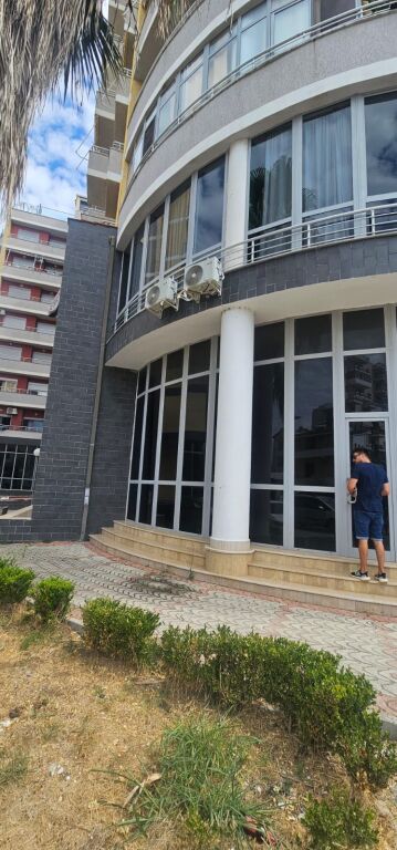 VENDITA AMBIENTE COMMERCIALE (NEGOZIO) --- SPIAGGIA DURRES