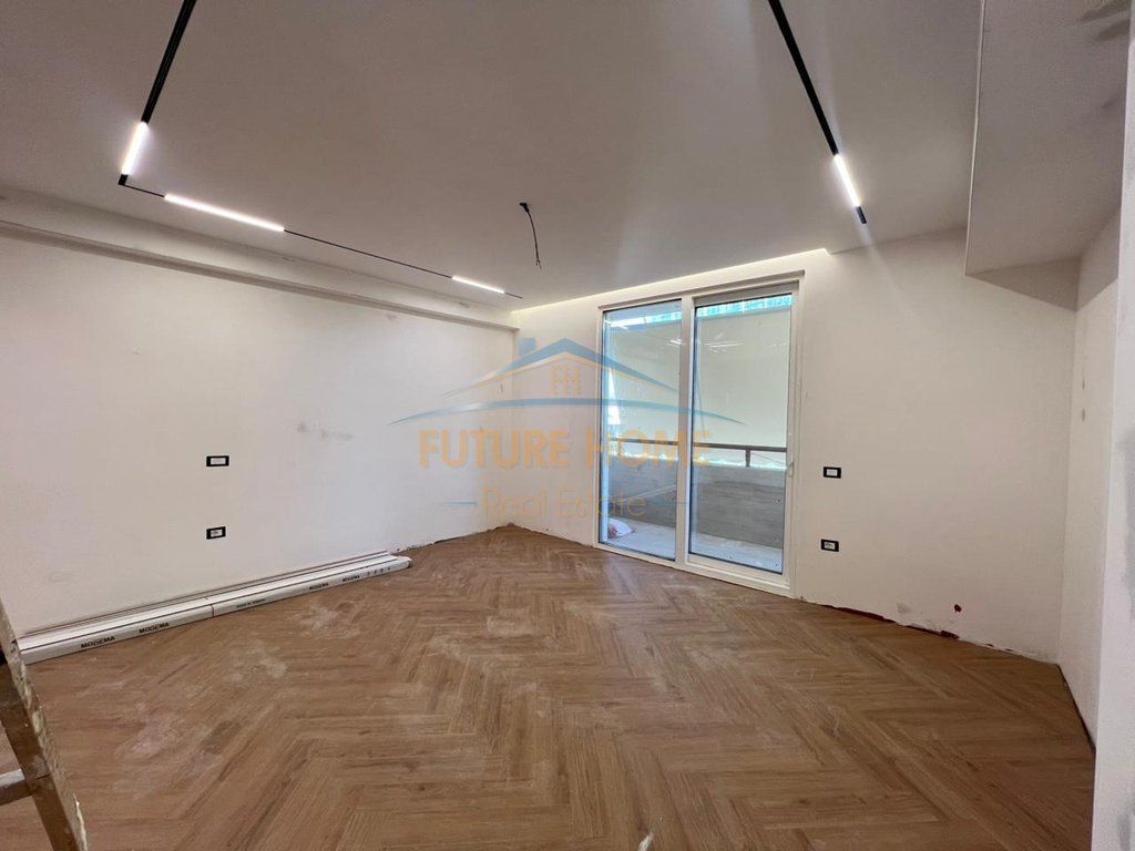 For sale, Apartment 2+1+2, Former Exhibition, Tirana