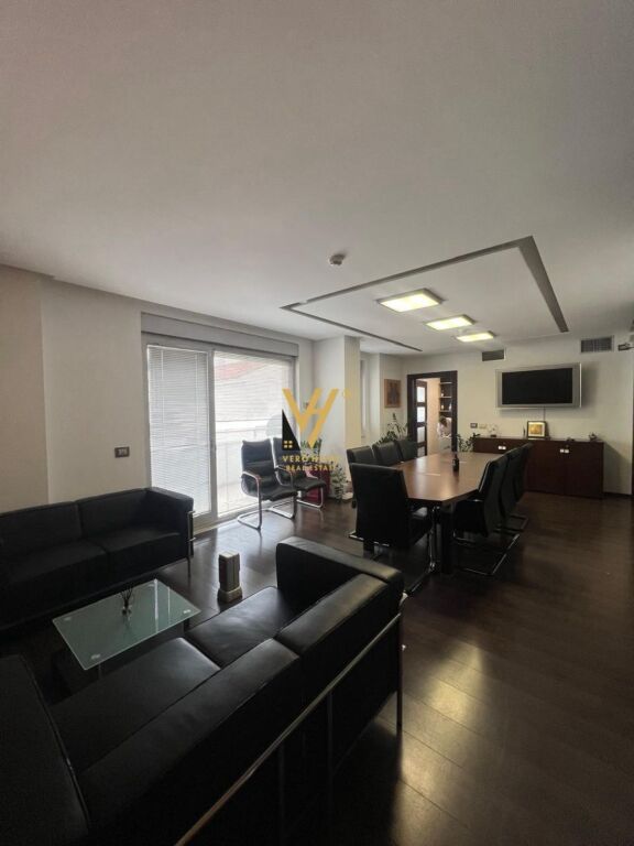 UFFICIO 116 M2 IN AFFITTO A BLLOK 2.000 EURO