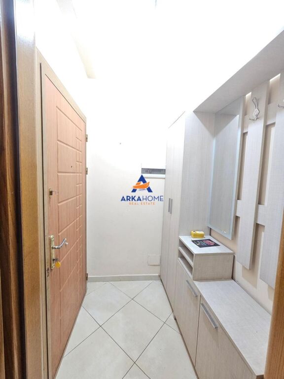 AFFITTASI APPARTAMENTO 2+1 "YZBERISHT, COMPLESSO MOLLA, ADIACENTE A ECO MARKET / SOPRA BAR LUIS" 50000 LEKE