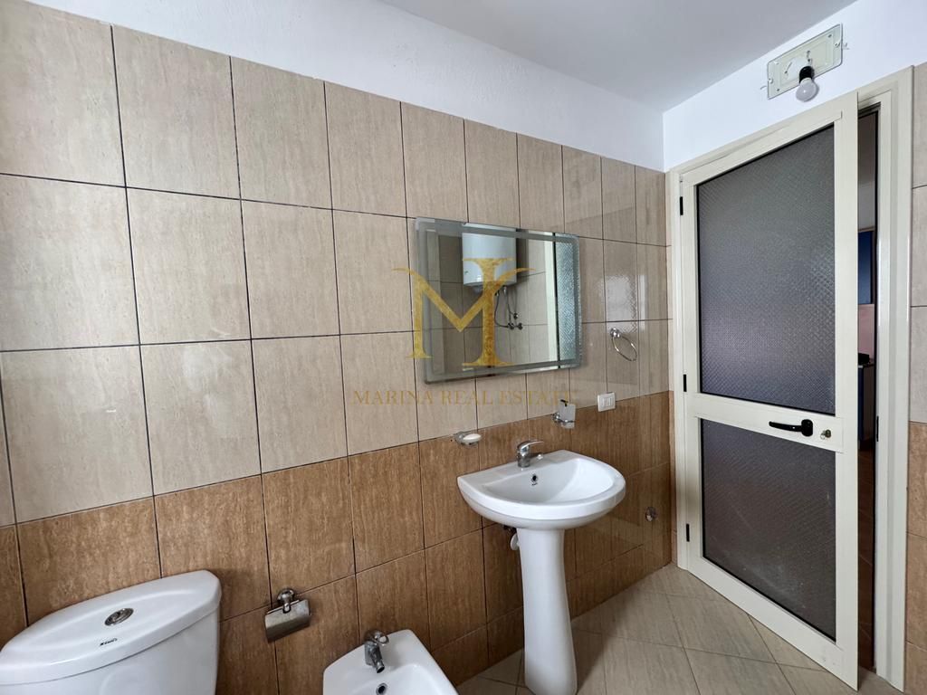 Shitet apartament 1+1 ne Shkembi Kavajes, kati 4 pa ashensor