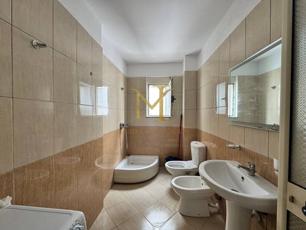 Shitet apartament 1+1 ne Shkembi Kavajes, kati 4 pa ashensor