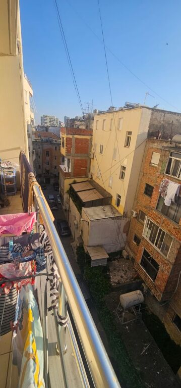 VENDESI APPARTAMENTO 2+1 CENTRO DURRES