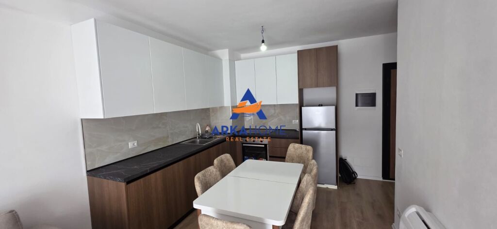 AFFITTASI APPARTAMENTO 2+1+BALCONE "UNIVERS CITY" 50.000 LEKE
