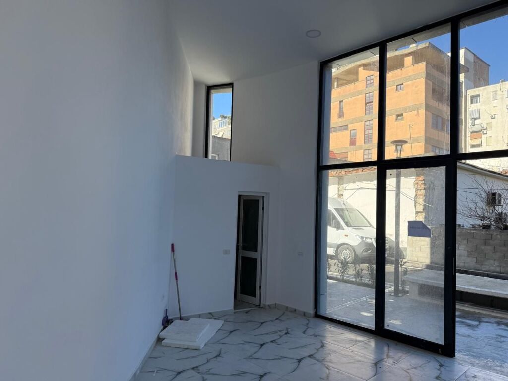 SHOP FOR RENT 60 m² – Vasil Shanto, Tirana