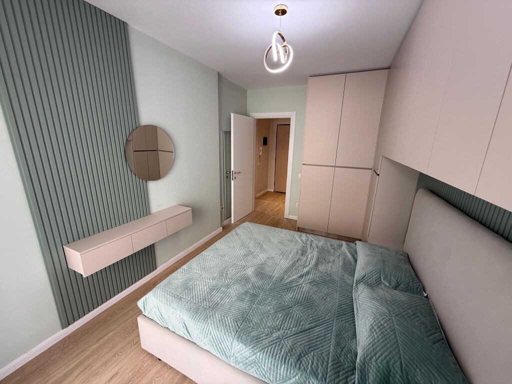 📣 QERA SUPER Apartament 1+1 📍 Kompleksi Magnet, Prane 21-Dhjetorit ✨ 🏢 Ndertim i Ri 🪜 Kati 3 (Me Ashensor) 🛋️ Mobiluar Me Kushte Bashkekohore ✅ I Pa Banuar Me Pare 💶 Cmimi 60.000 Leke/Muaj
