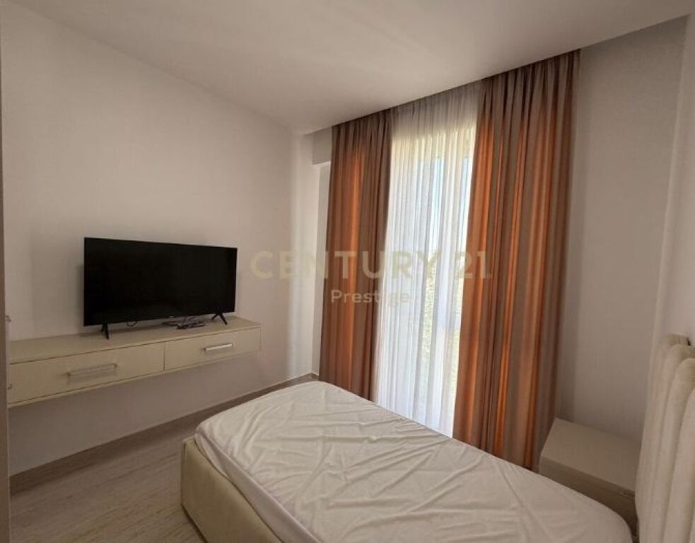 APPARTAMENTO 3+1+2+POSTO AUTO IN AFFITTO