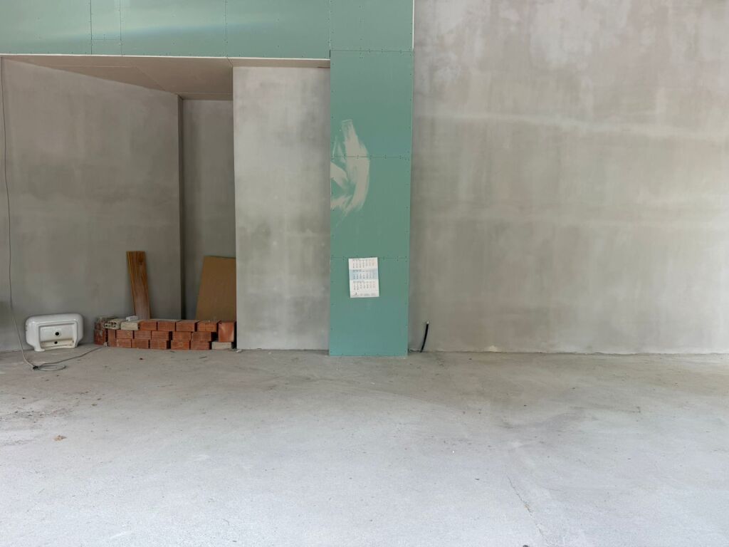 Shop For Rent Near the Red School (ID BD21878) Tirana