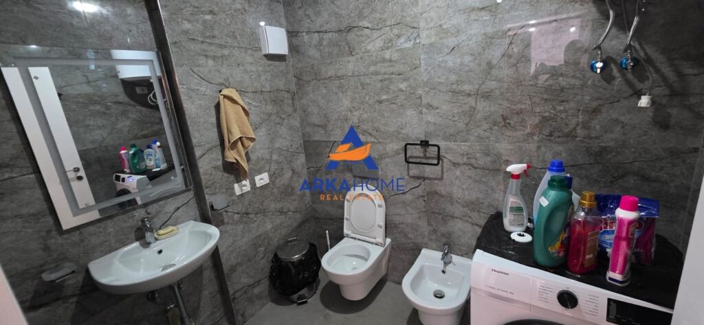 AFFITTASI APPARTAMENTO 2+1+BALCONE "UNIVERS CITY" 50.000 LEKE