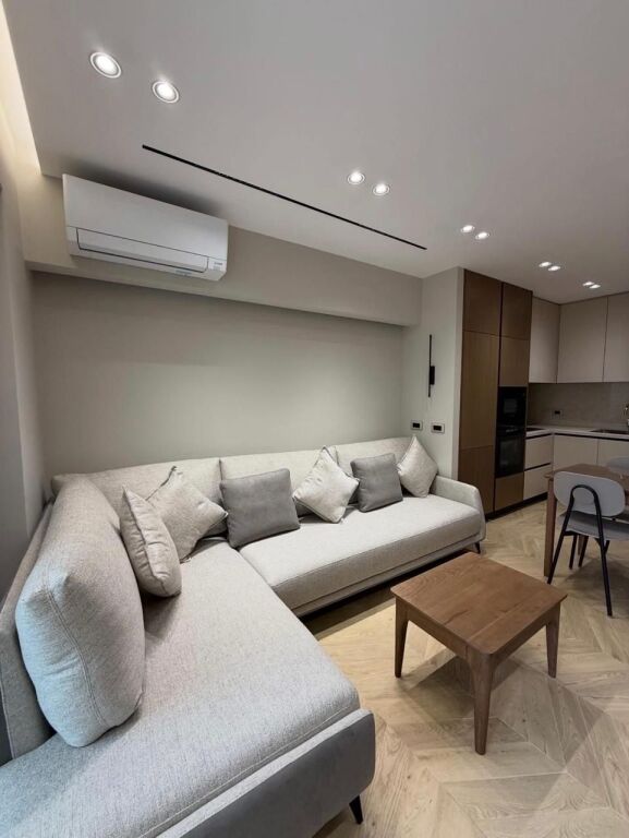 Apartament 1+1 per qira te Myslym Shyri, super i investuar