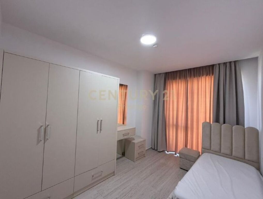 APPARTAMENTO 3+1+2+POSTO AUTO IN AFFITTO