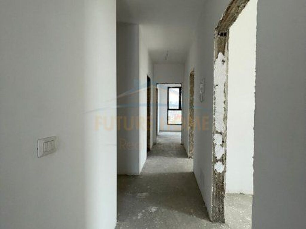 Apartment 3+1+2 for Sale, Tirana Entry I