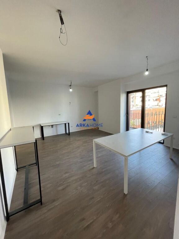 UFFICIO IN AFFITTO 105M2 "VIA KAVAJES" 100.000 LEKE