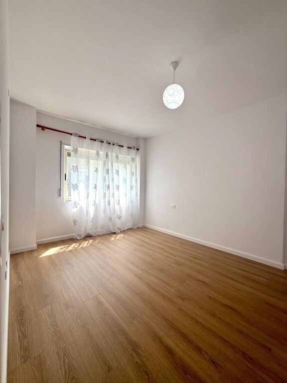 🏠 SHITET – Apartament 1+1 | Pranë Kompleksit Kontakt, 21 Dhjetori