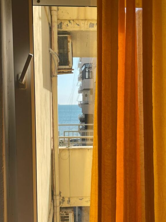 🏡 APARTAMENT ME QERA 1+1 (Pranë Hotel Antalya, Plazh Durrës)