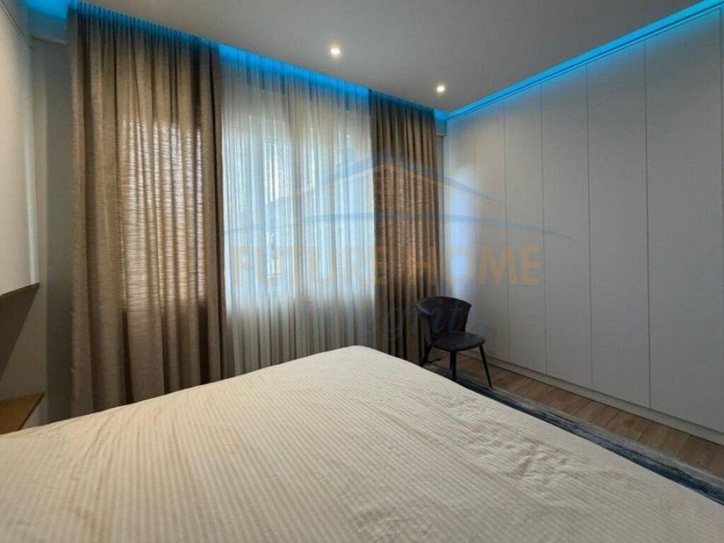 For sale, Apartment 3+1+2, Dry Lake, Tirana.
