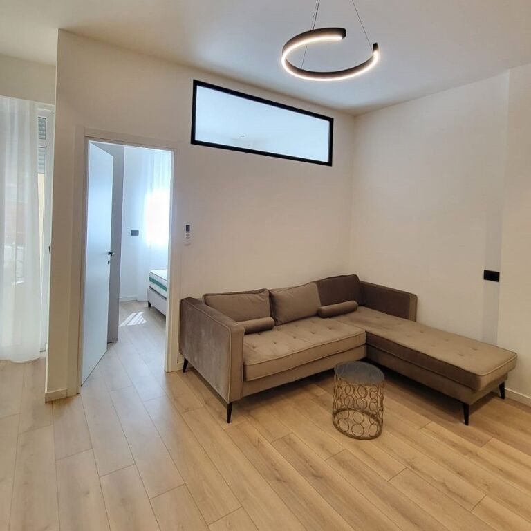 🏡 Shitet Apartament 1+1 – Liqeni i Thatë, Tiranë ✨