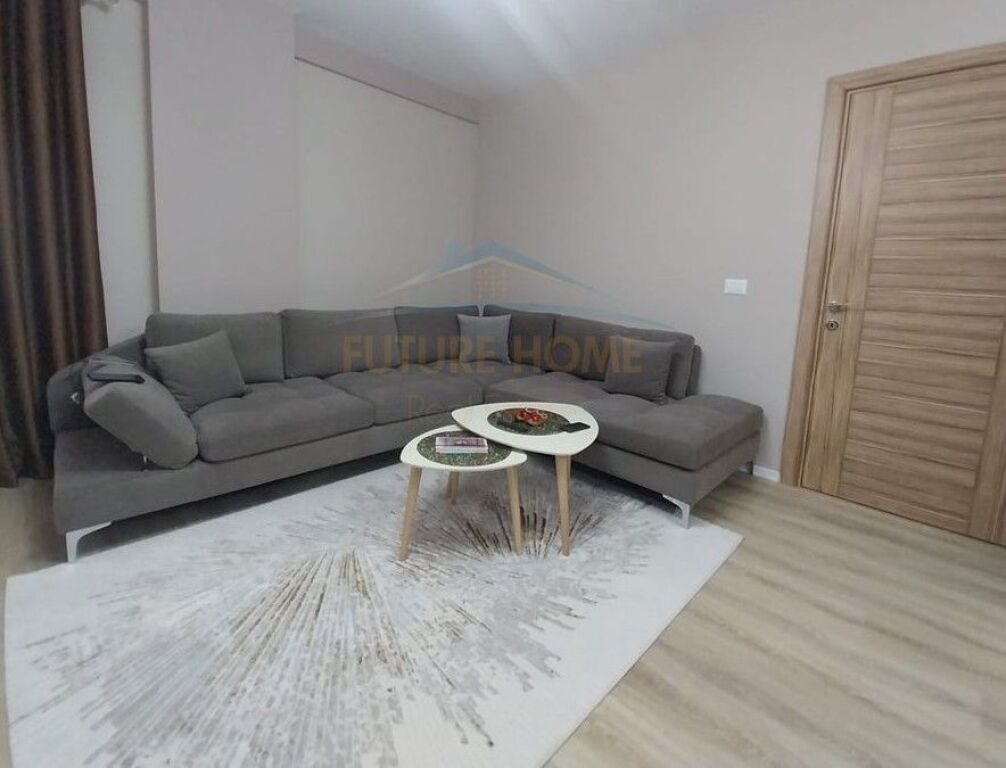 Qera, Apartament 2+1+2+Post Parkimi, Rruga 5-Maji, Tirane.