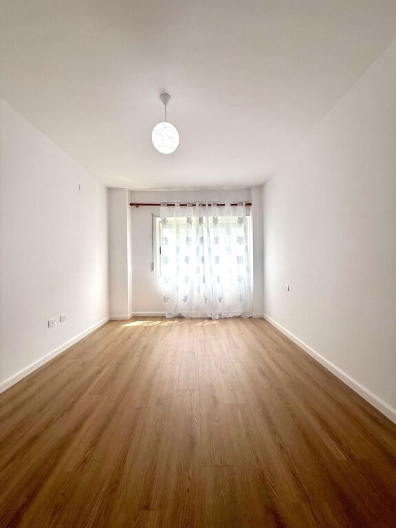 🏠 SHITET – Apartament 1+1 | Pranë Kompleksit Kontakt, 21 Dhjetori