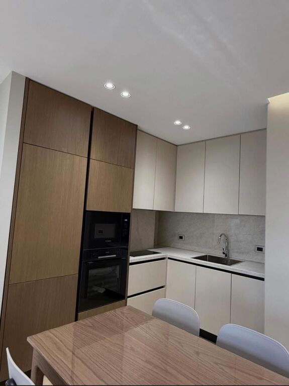 Apartament 1+1 per qira te Myslym Shyri, super i investuar