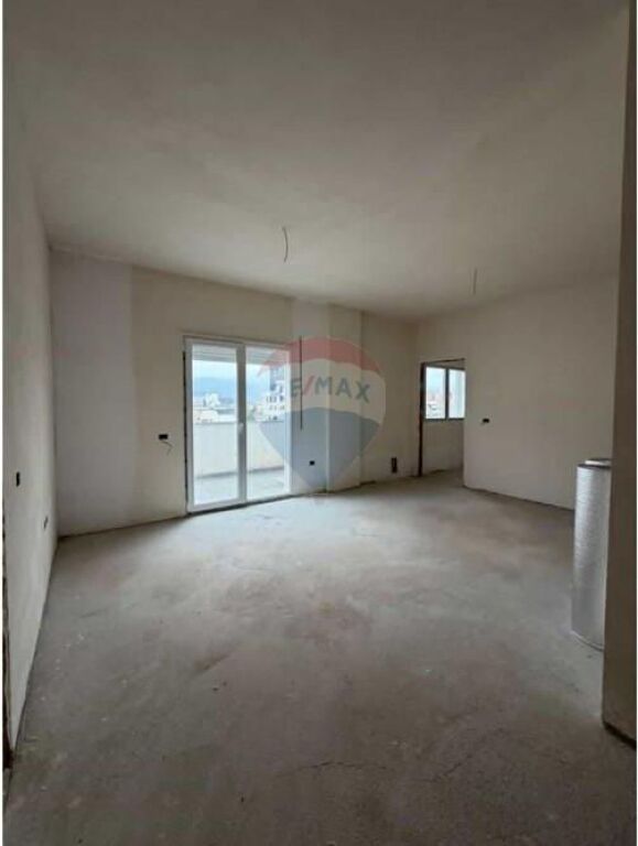 Apartment 2+1 with Parking, Red School!