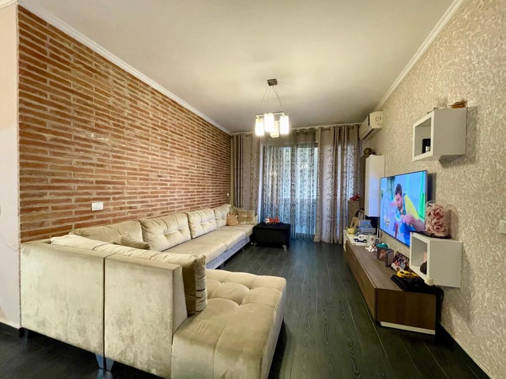 Jepet me qira apartament 2+1+2 në Don Bosko,